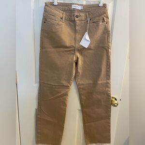 Carly Jean Los Angeles Chrissy jeans. NWT. Size 9.